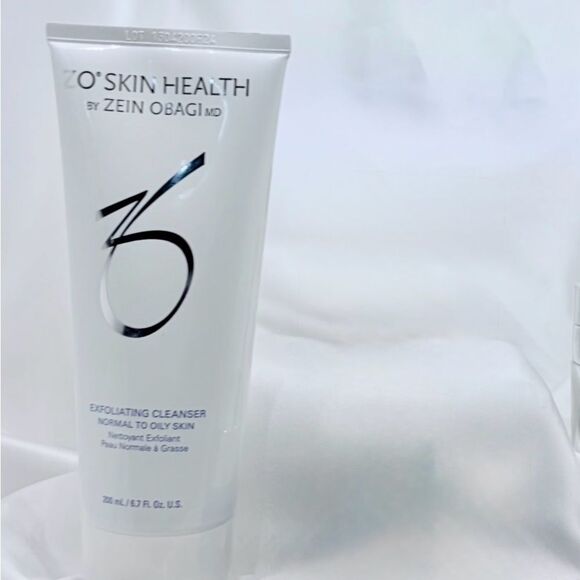 Zo Skin Health Other - ZO Exfoliating Cleanser + FREE Clarifying Mask- 102 Value - ZO Skin Health